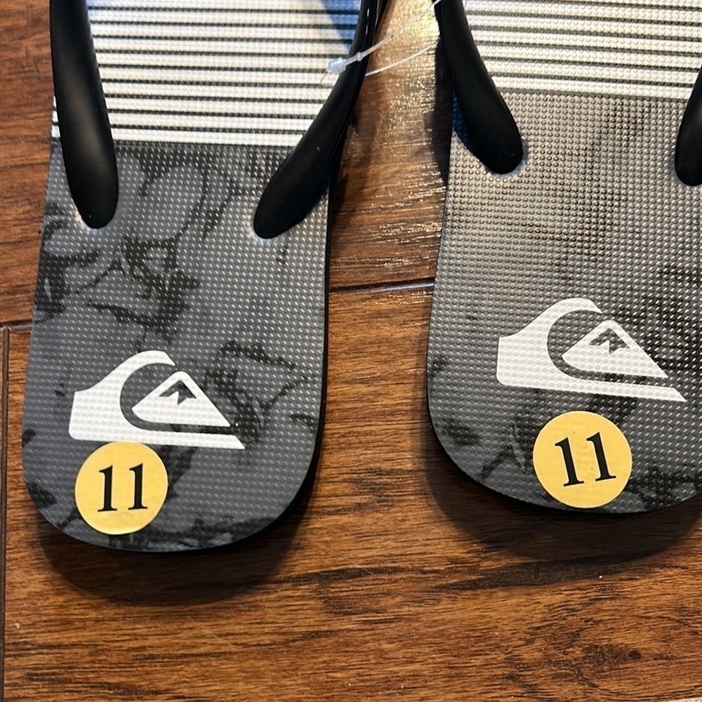 Quicksilver Mens Flip Flops Gray Black Java Smocked Wave NWT - Picture 4 of 8